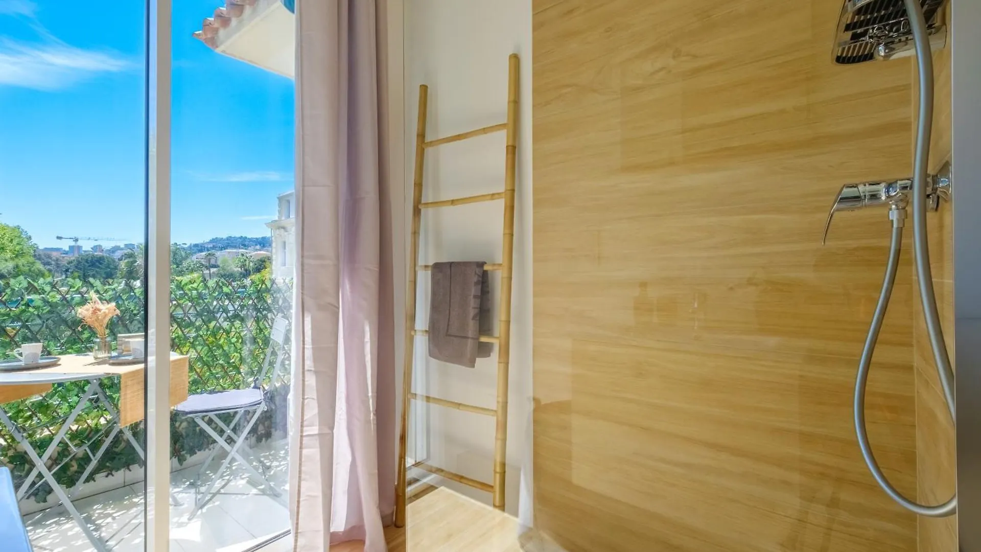 Apartamento La Grande Bleue, Magnifique T2 Climatise, Proche De La Mer Menton França